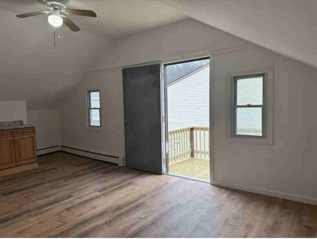 994 Federal Rd - Photo 3 of 12