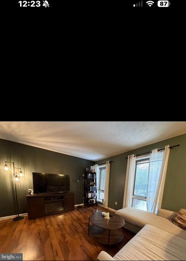 23238 Rosewood Ct - Photo 3 of 8