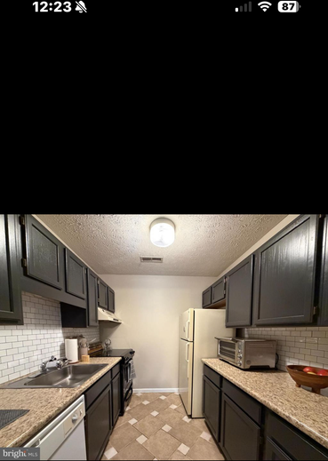 23238 Rosewood Ct - Photo 5 of 8