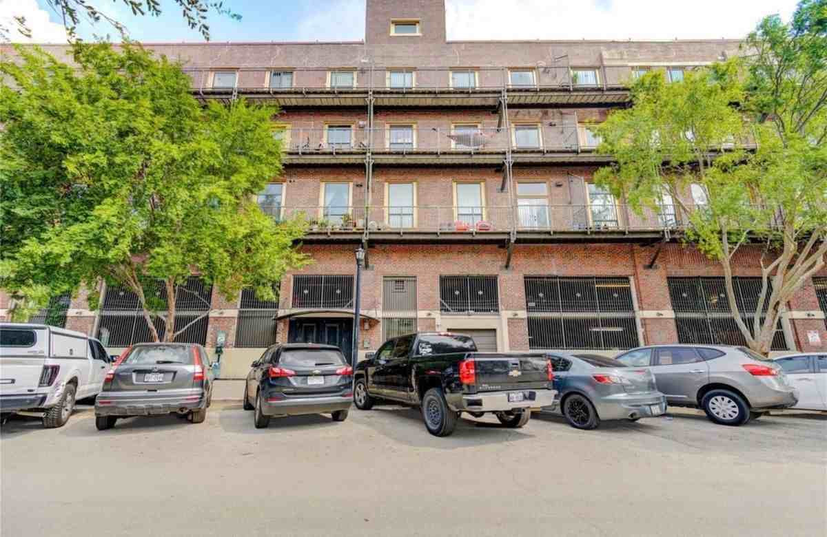 2205 Mckinney St ##510 - Photo 2 of 25