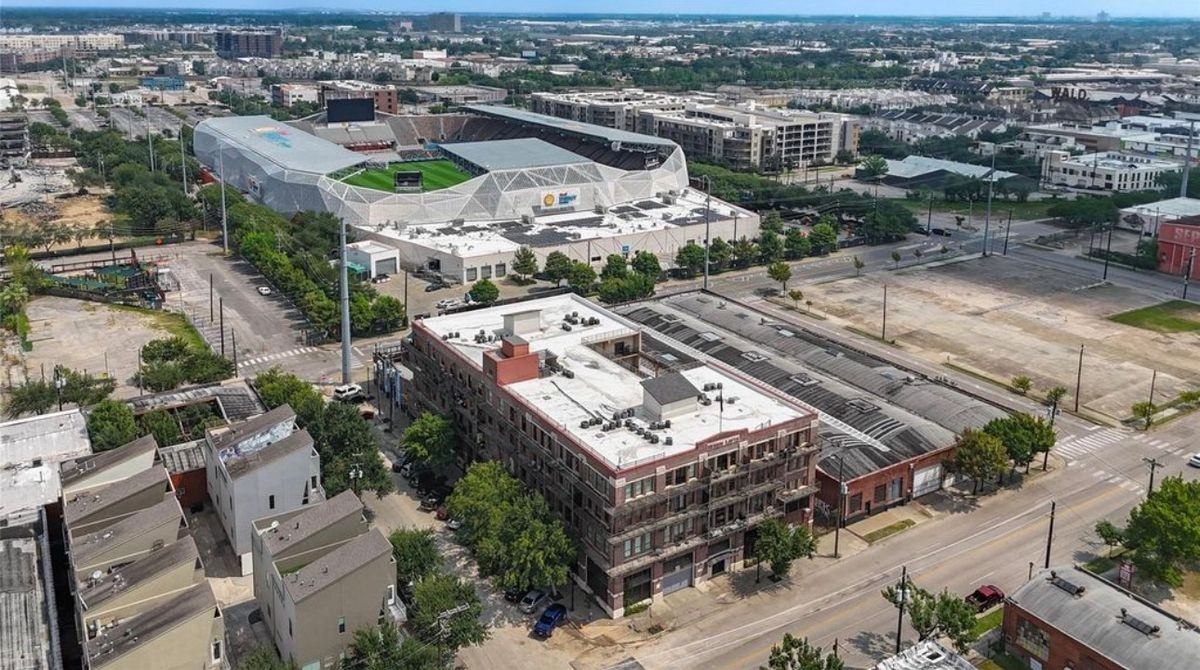 2205 Mckinney St ##510 - Photo 3 of 25