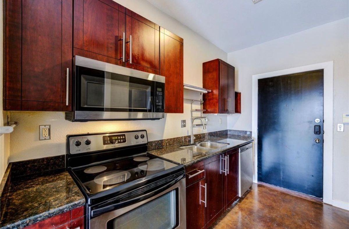 2205 Mckinney St ##510 - Photo 6 of 25