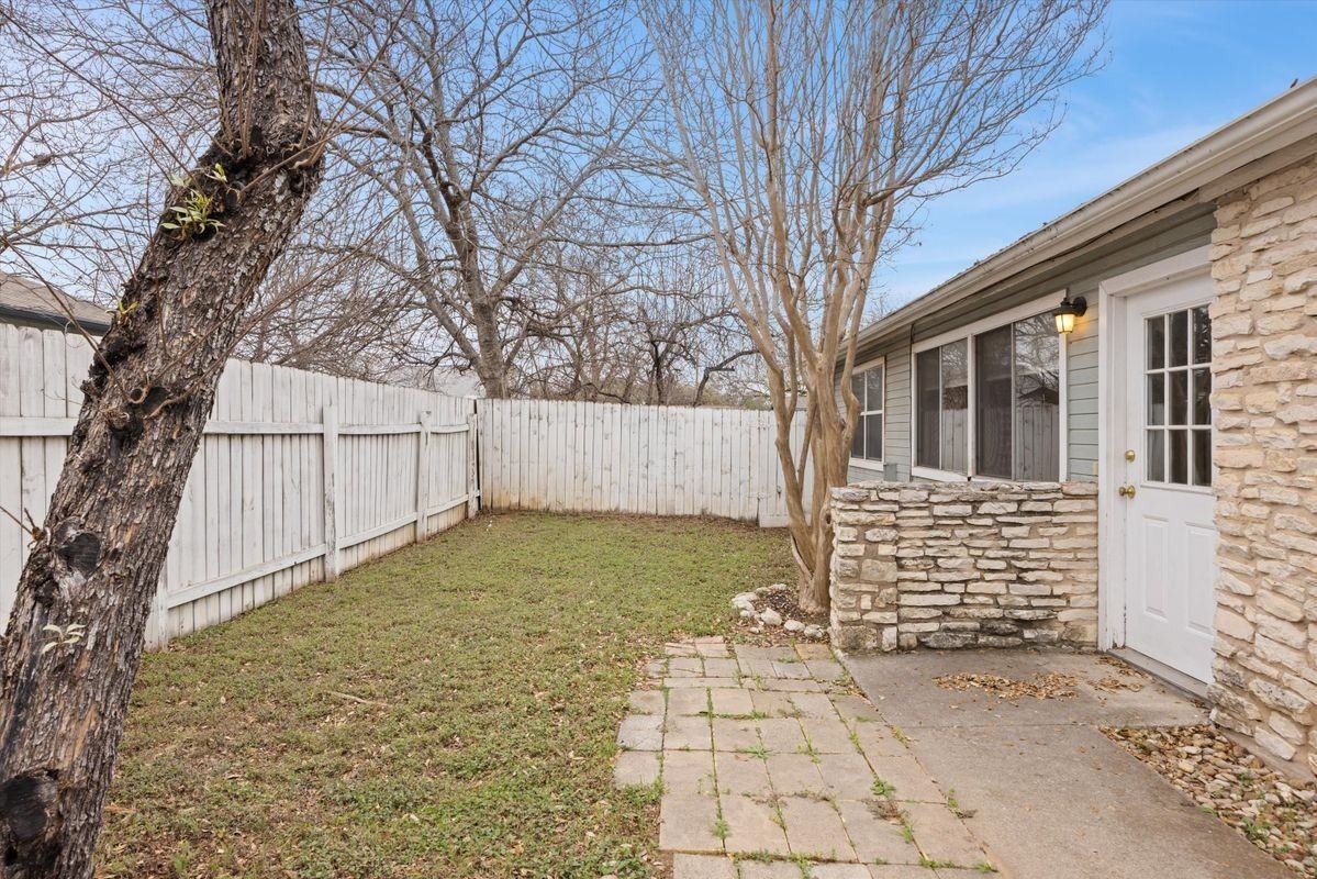 2600 S Bagdad Rd ##A - Photo 4 of 16