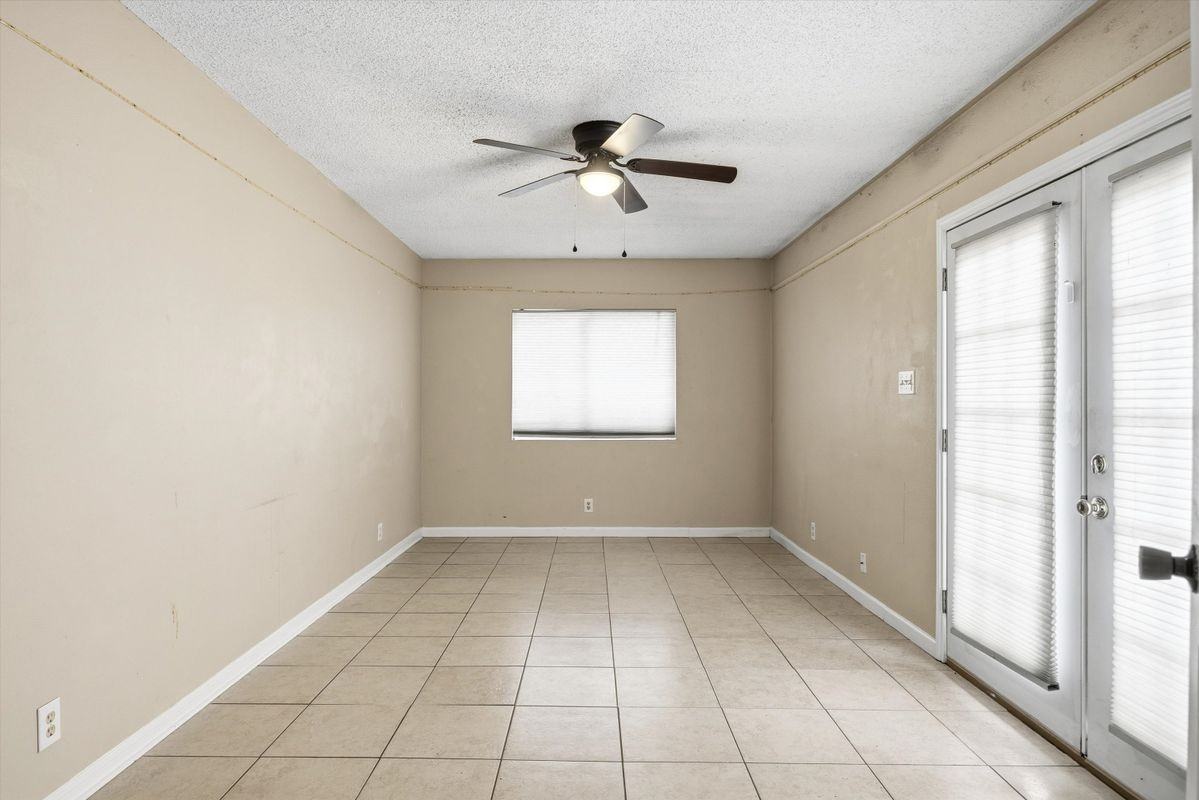 2600 S Bagdad Rd ##A - Photo 6 of 16