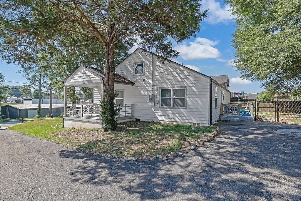 280 Stone Mountain St - Photo 2 of 26