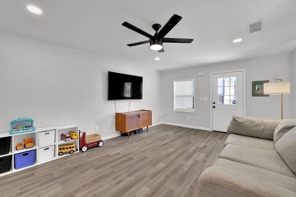 280 Stone Mountain St - Photo 6 of 26