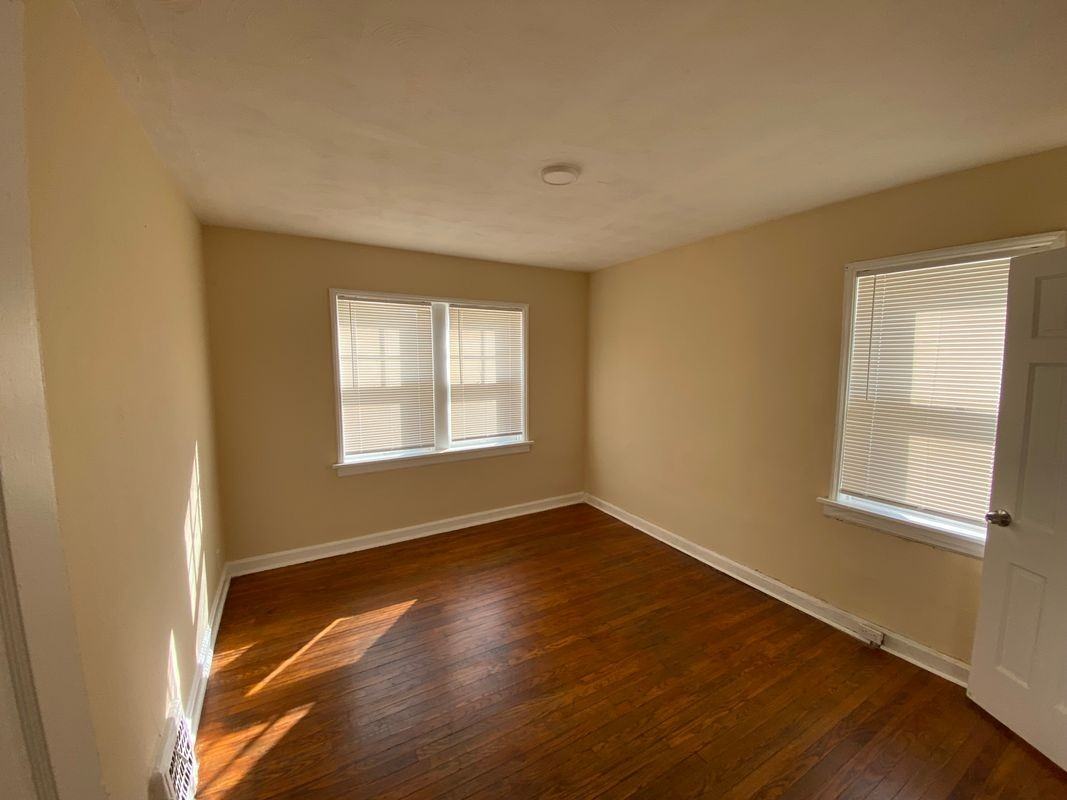 1201 Backer St - Photo 2 of 9