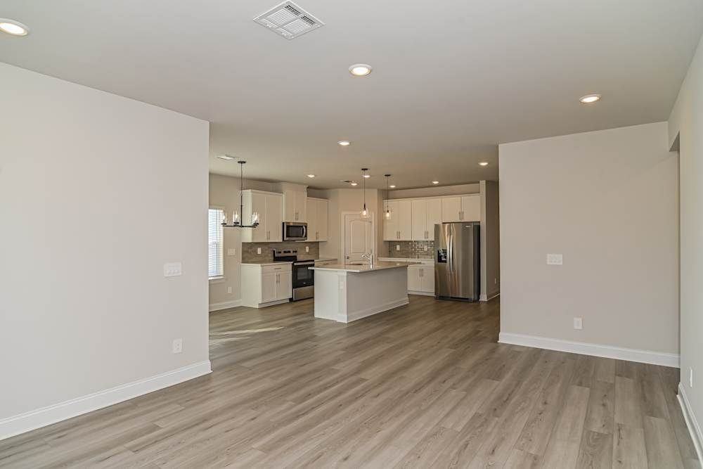 1312 Bluffton Cir - Photo 3 of 10