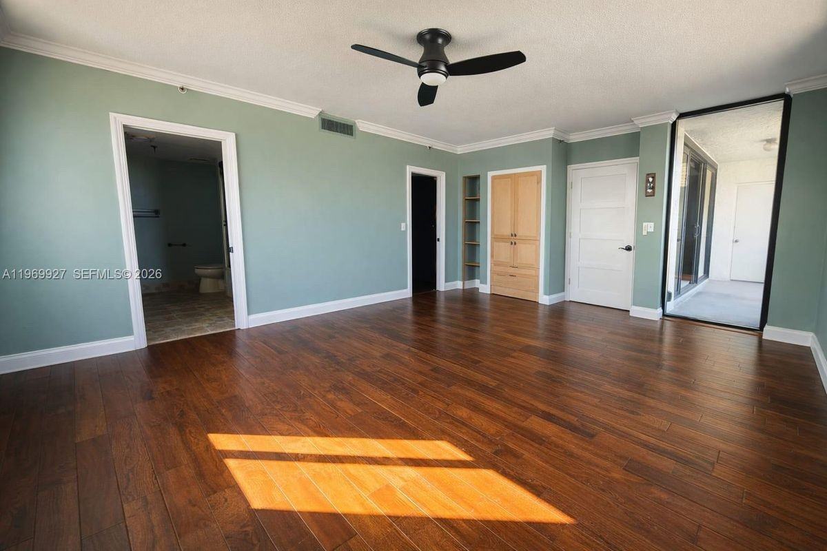 2300 Ne 33rd Ave ##606 - Photo 3 of 13