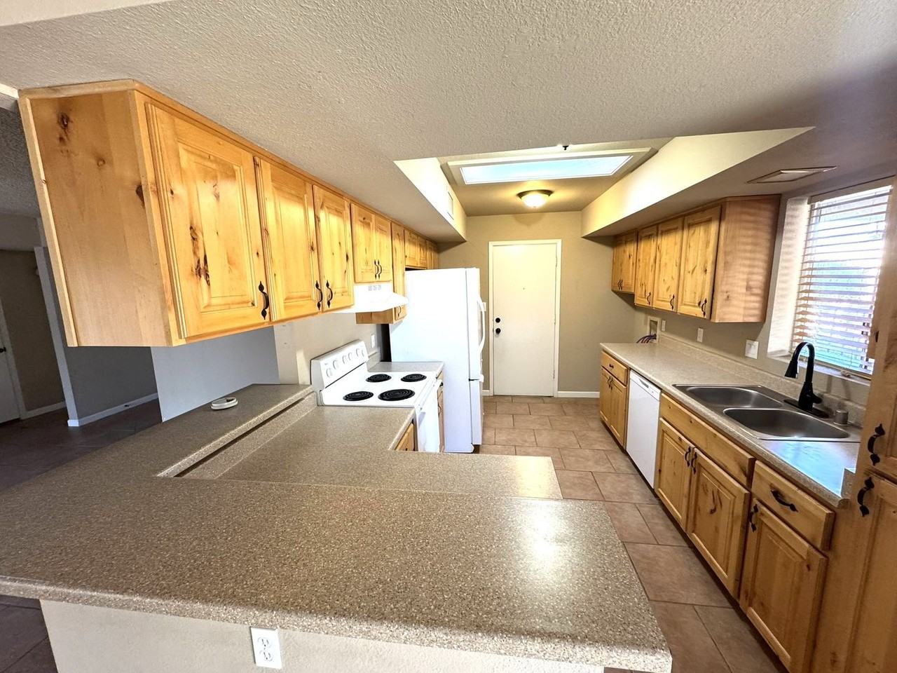 25407 S Pinewood Dr - Photo 7 of 29