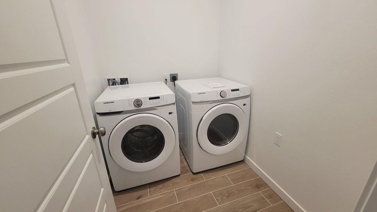 12570 Pensinger Rd - Photo 4 of 19