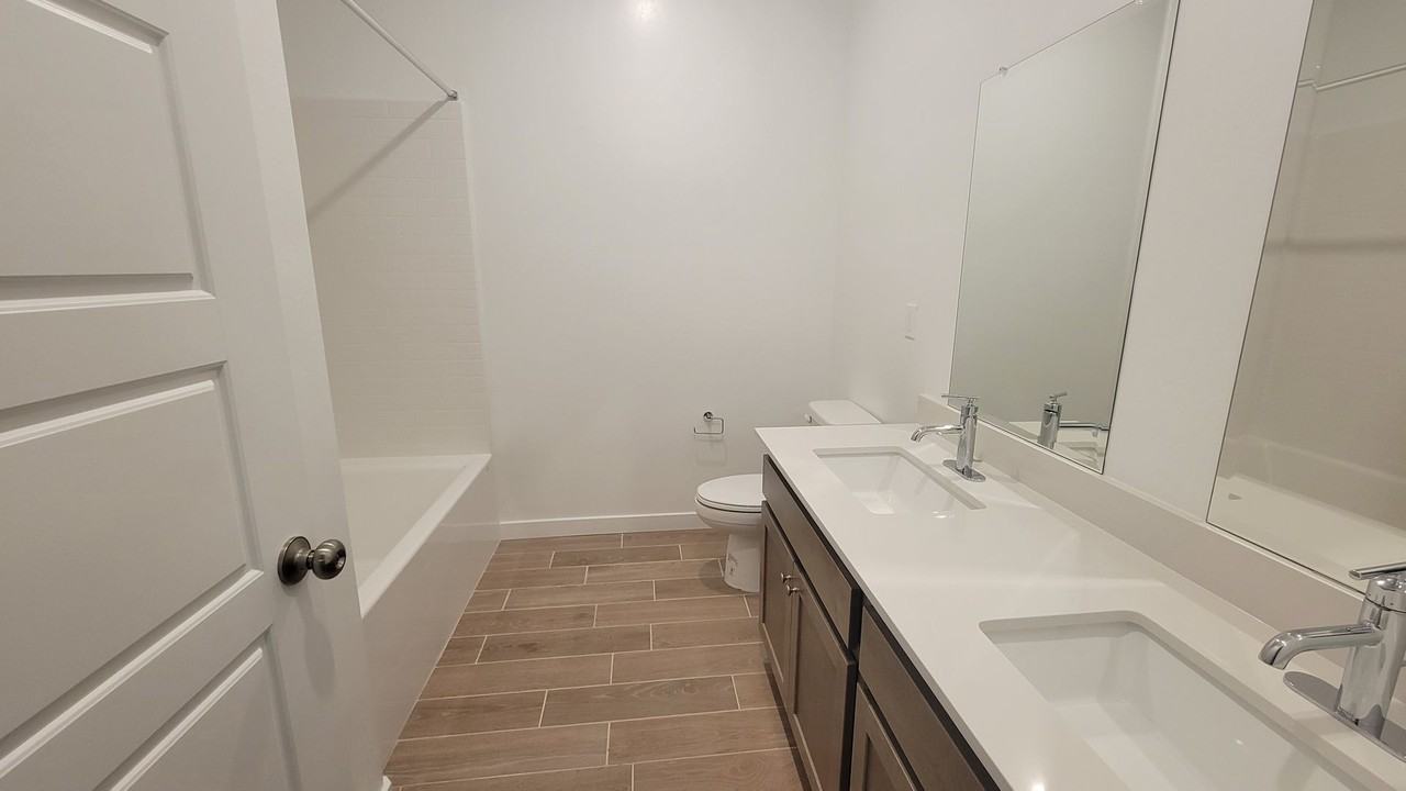 12570 Pensinger Rd - Photo 5 of 19