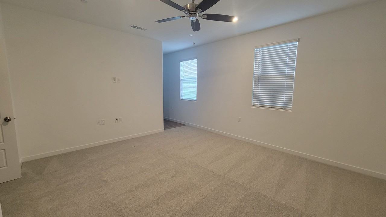 12570 Pensinger Rd - Photo 6 of 19