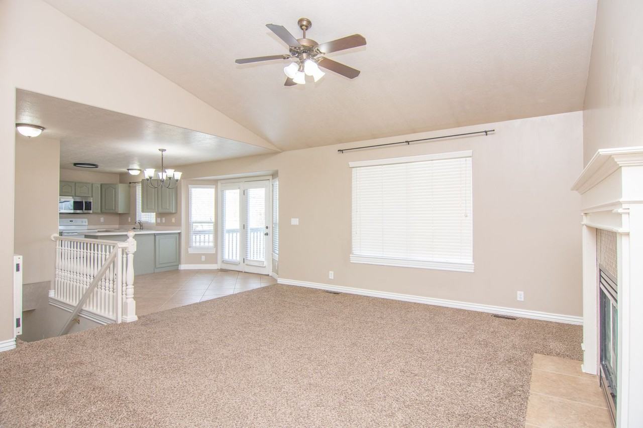 2127 S 2000 W - Photo 4 of 50