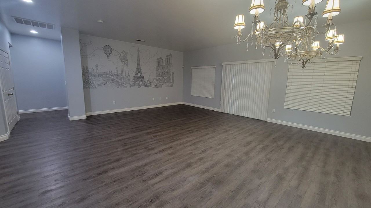 10919 Golden Valley Dr - Photo 3 of 19