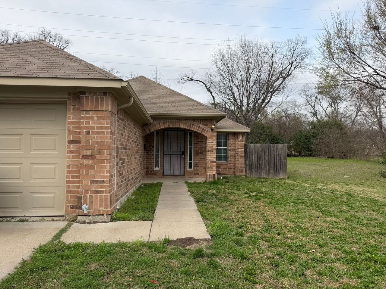 3323 Mingo St - Photo 3 of 15