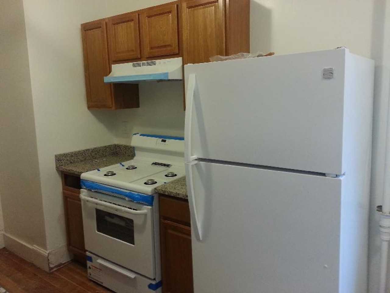 1615 Commonwealth Ave - Photo 4 of 7