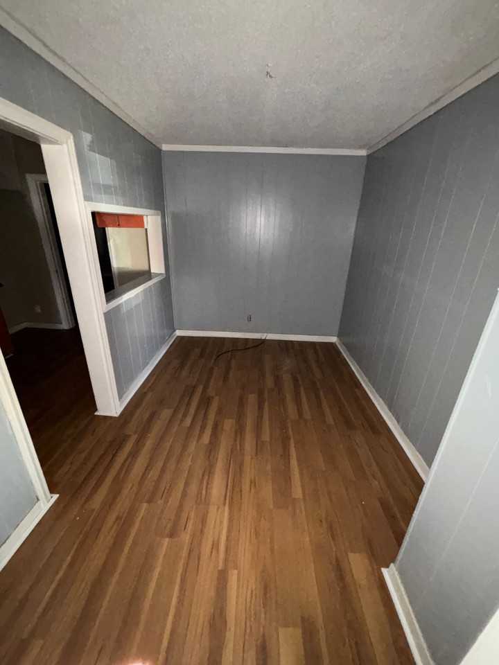 1216 Primrose Ter - Photo 2 of 5