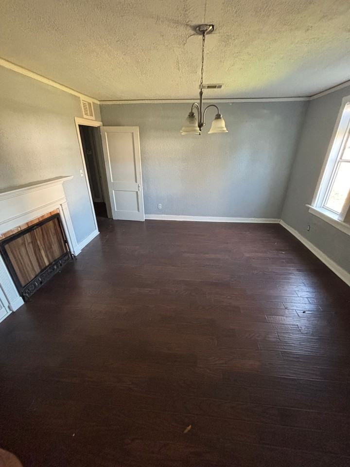 1216 Primrose Ter - Photo 3 of 5