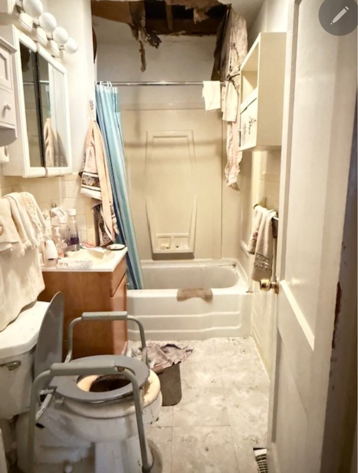 126 Stokesland Ave - Photo 3 of 7