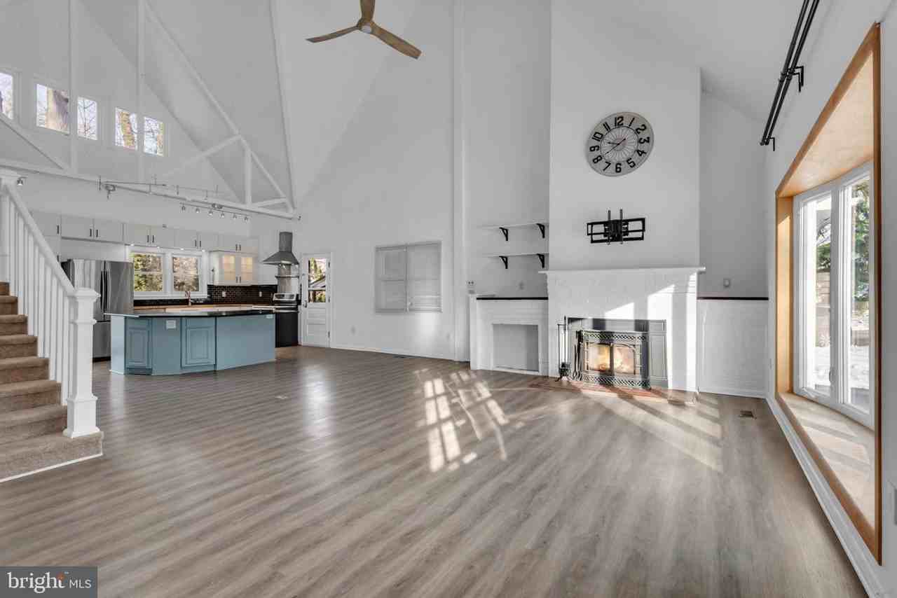 1080 Crestview Dr #1 - Photo 2 of 23