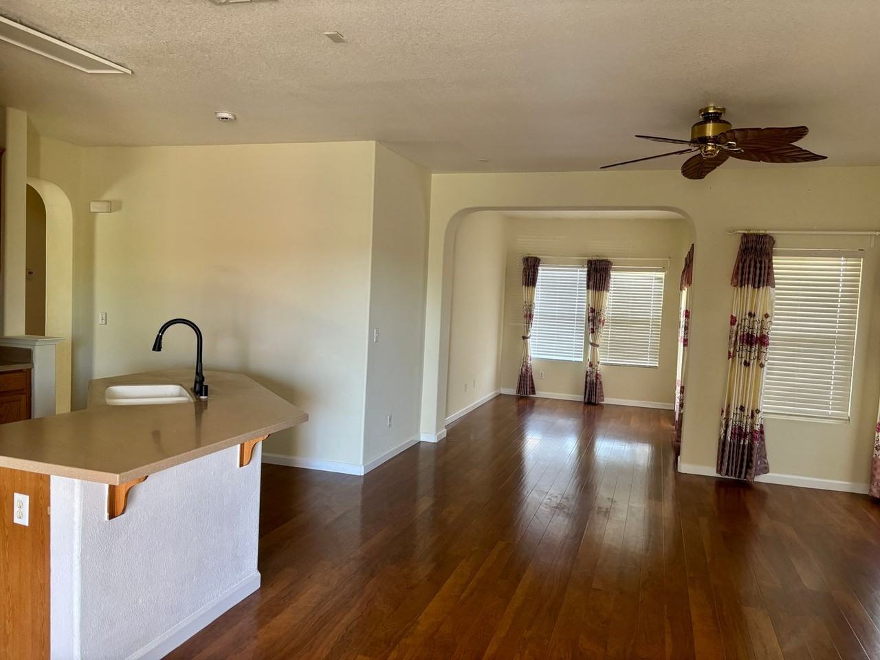 351 Summer Garden Way - Photo 5 of 12