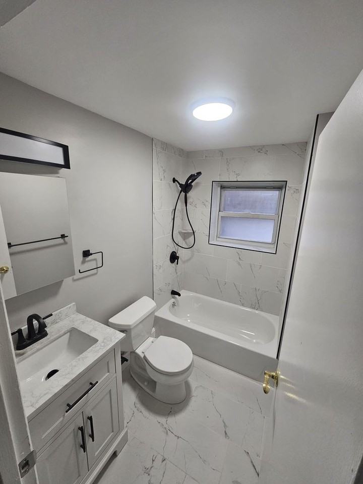 7 Commonwealth Ct - Photo 4 of 4