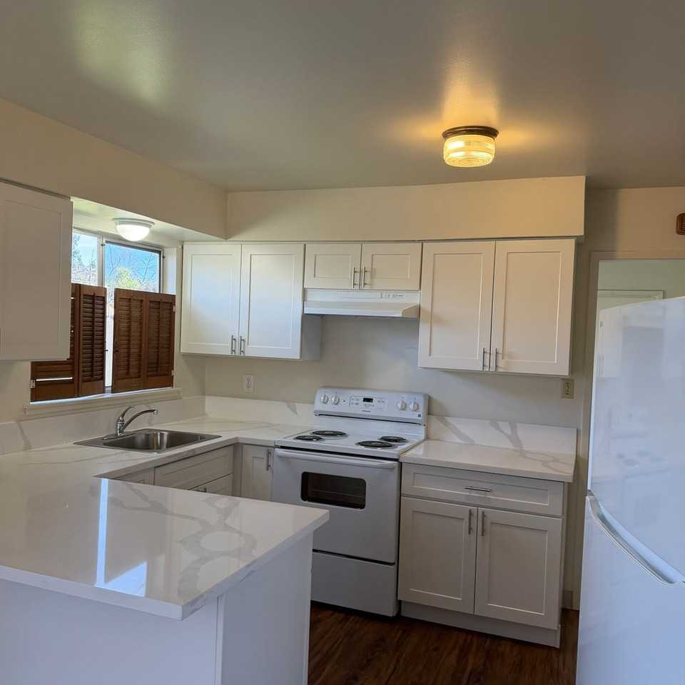 7026 6th Pkwy - Photo 4 of 8