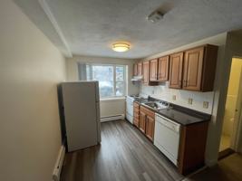 featured image of 4 Brattle Dr