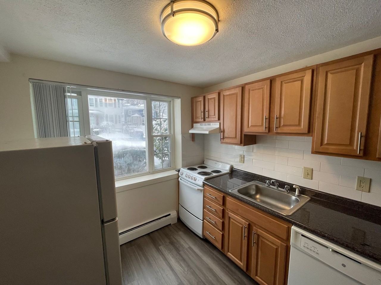 4 Brattle Dr - Photo 4 of 5