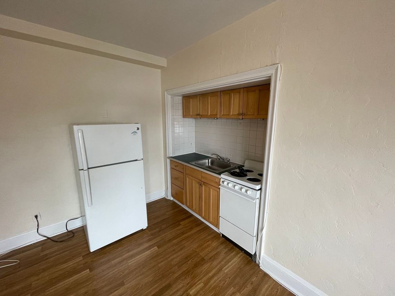 2 Elmwood Ave - Photo 7 of 13