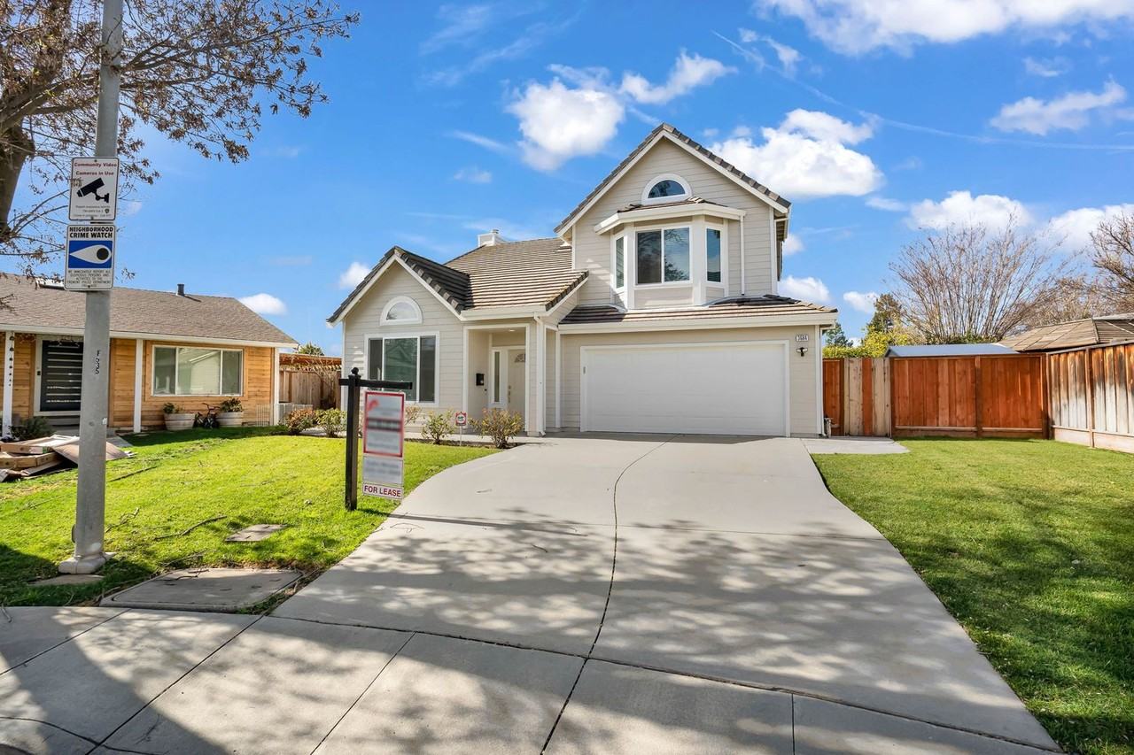 3684 Wyndham Dr - Photo 3 of 36