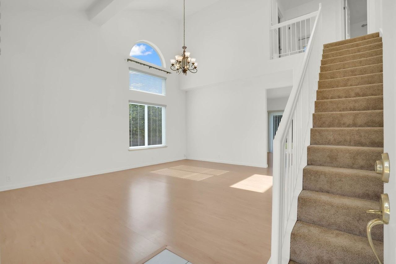 3684 Wyndham Dr - Photo 6 of 36