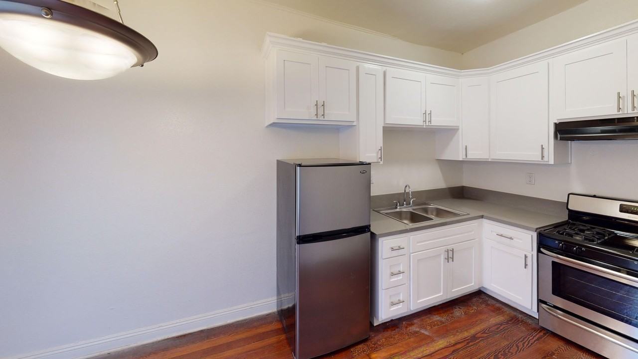 The President Apts...Completely Renovated Apartments...Pet Friendly..Great Location! CALL NOW! - Photo 6 of 21