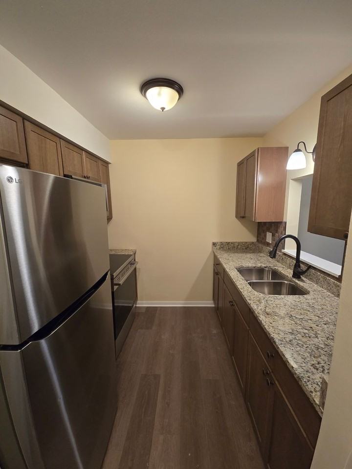 Furman Apartments - Photo 2 of 7