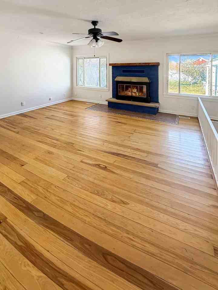 1927 W 41st St - Photo 5 of 14