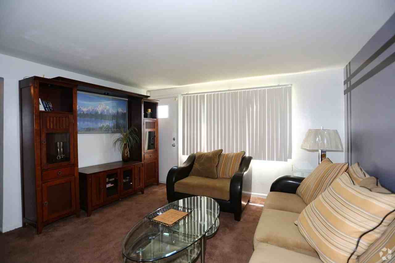 Oak Hill Townhomes - Photo 4 of 18