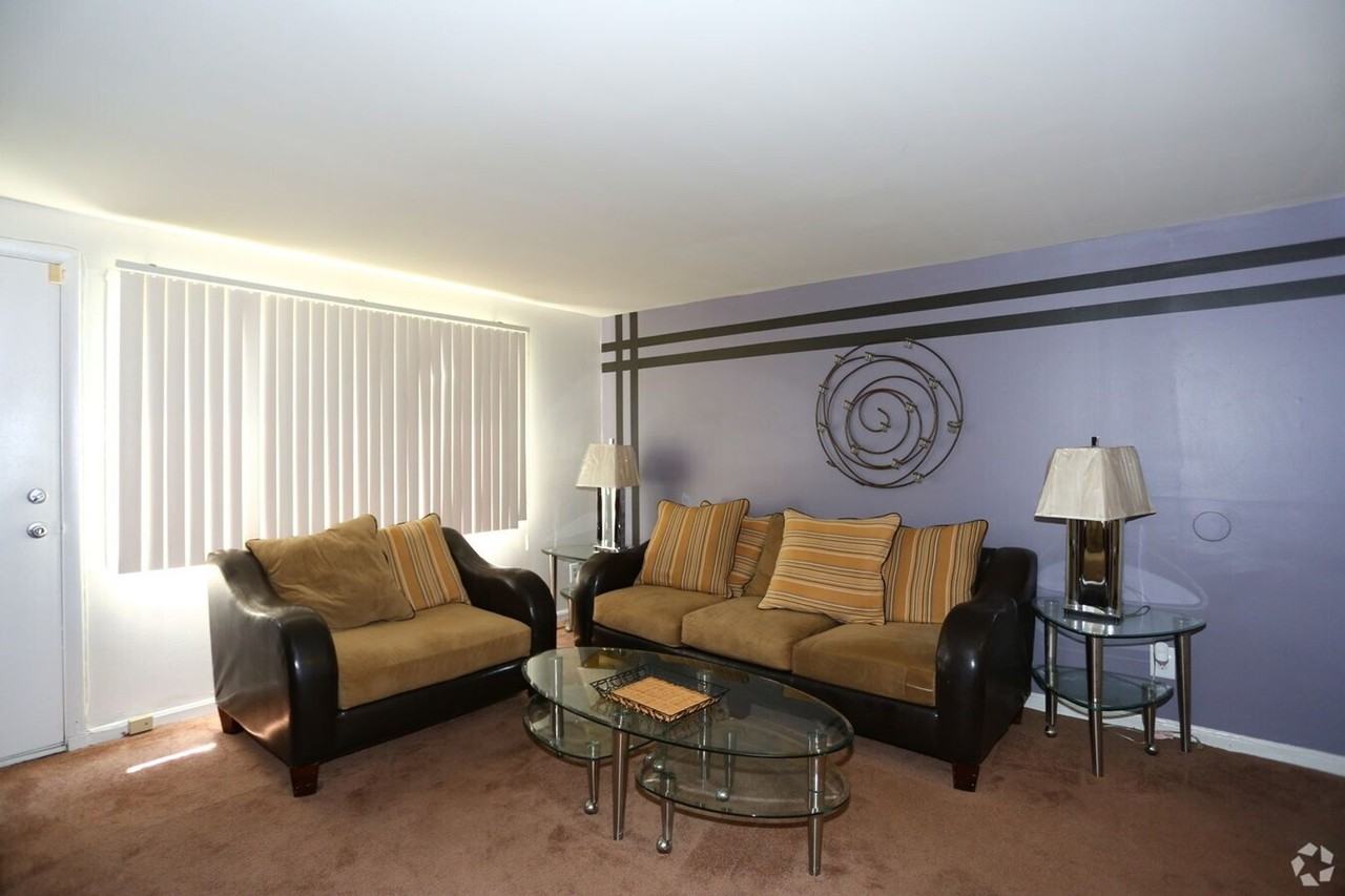 Oak Hill Townhomes - Photo 5 of 18