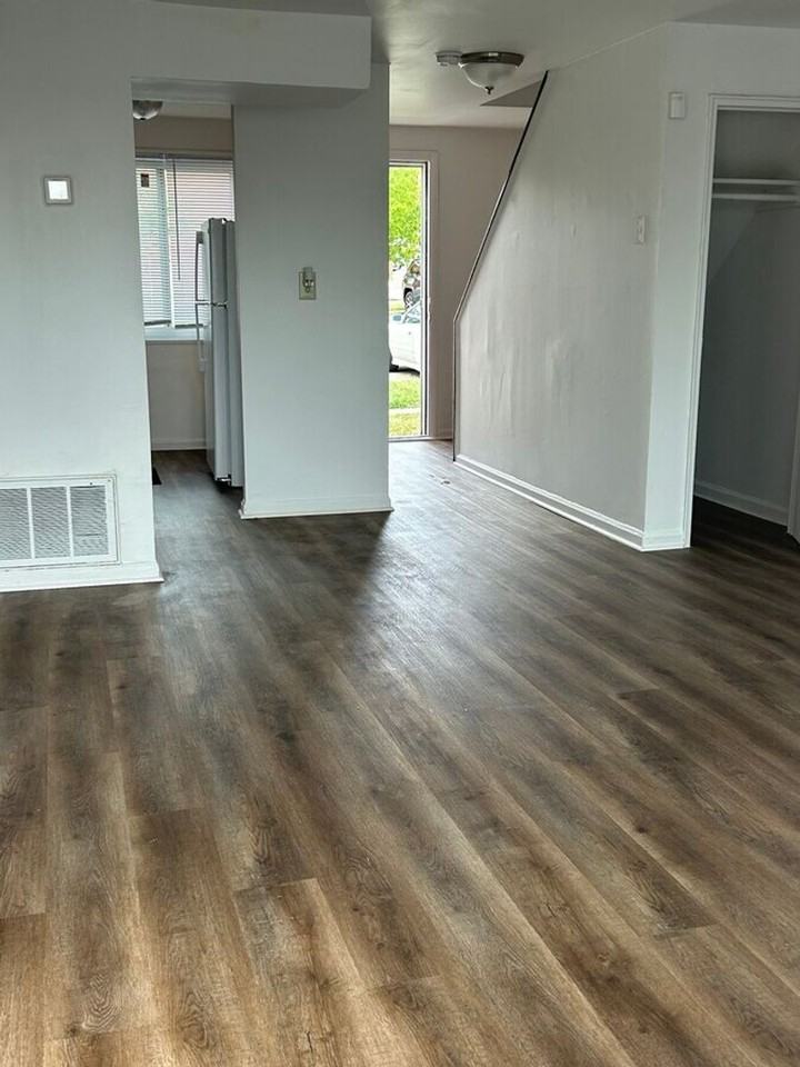 Oak Hill Townhomes - Photo 6 of 18