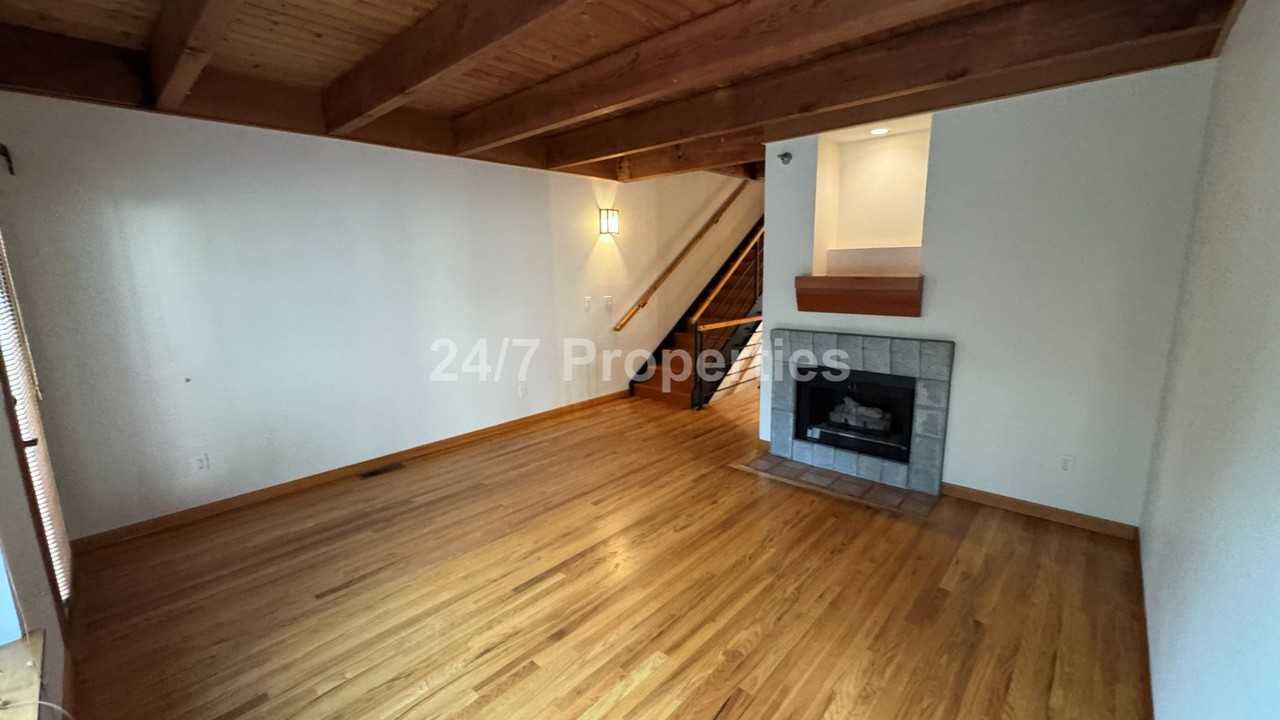 2034 Sw Madison St - Photo 3 of 20
