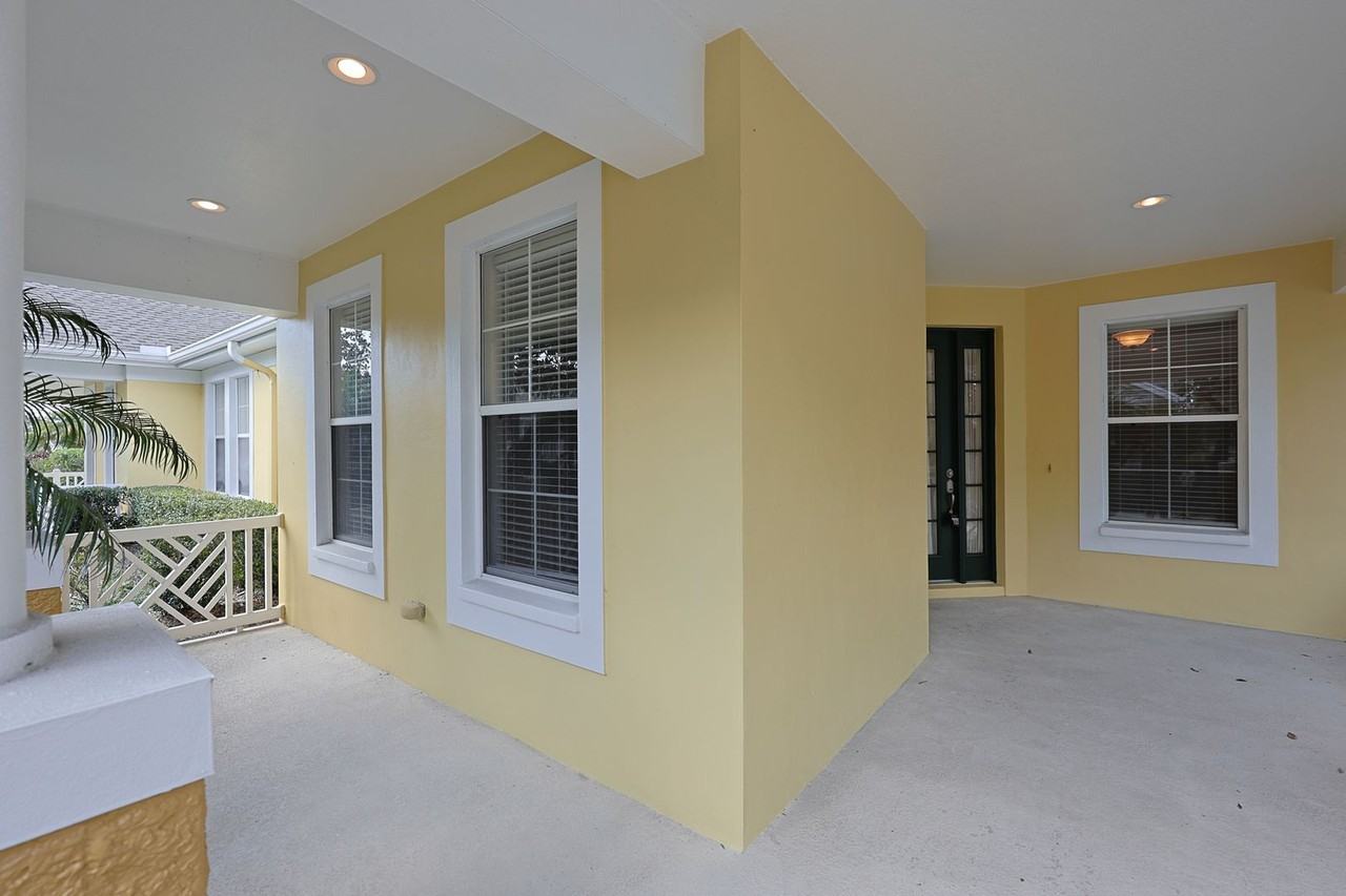 212 Breakers Ln - Photo 4 of 50