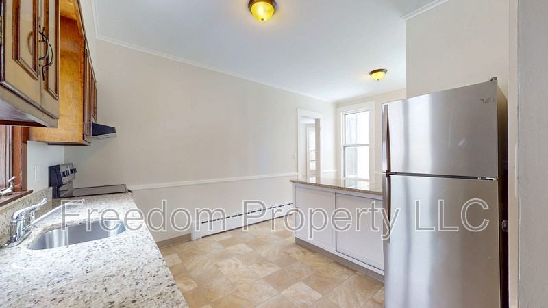 45 Berlin Ave - Photo 7 of 50