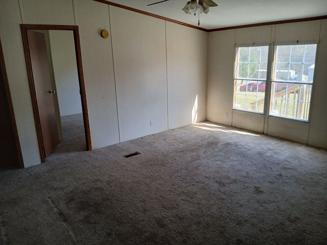 233 Flat Creek Ln - Photo 5 of 22