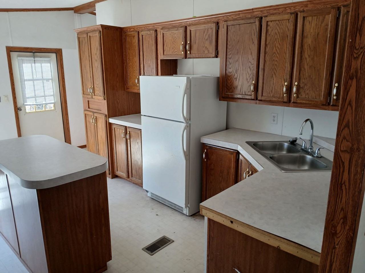 233 Flat Creek Ln - Photo 7 of 22