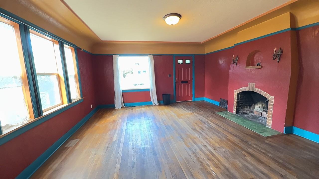 1252 Grant St - Photo 3 of 15