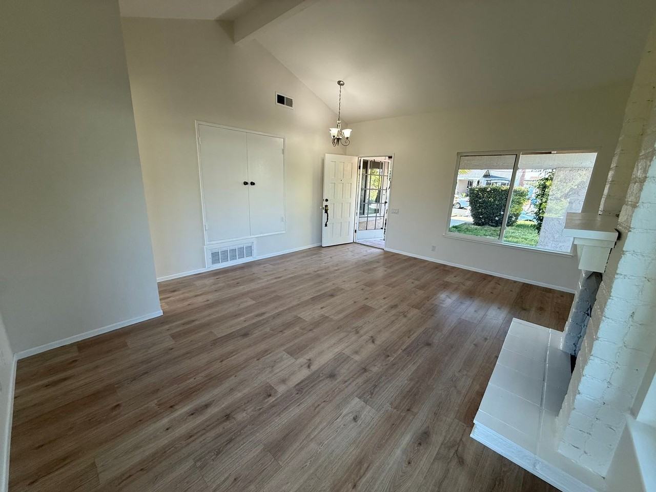 23892 Danby Dr - Photo 5 of 24