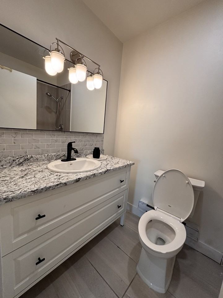 3189 Kingsway #1 - Photo 3 of 9