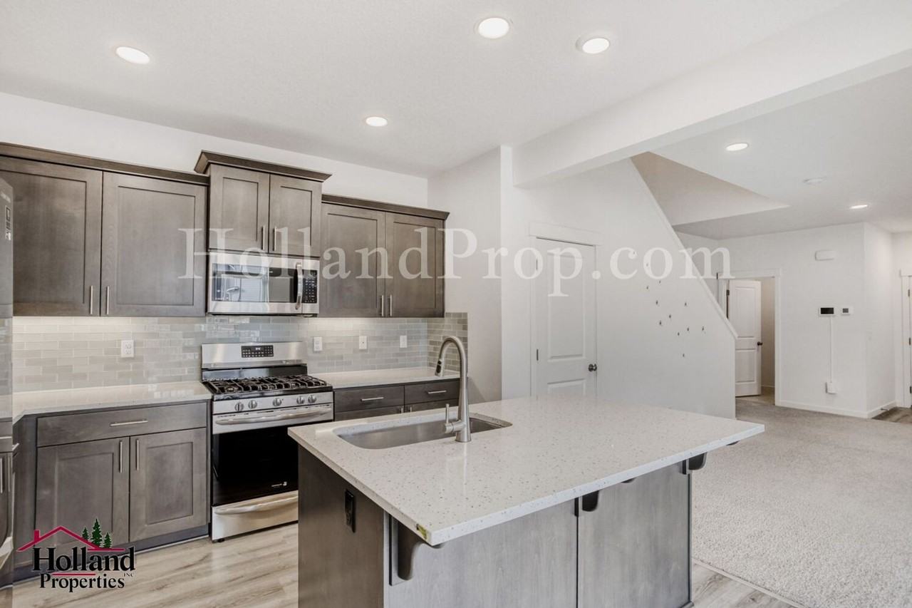 853 S 25th Ter - Photo 5 of 23