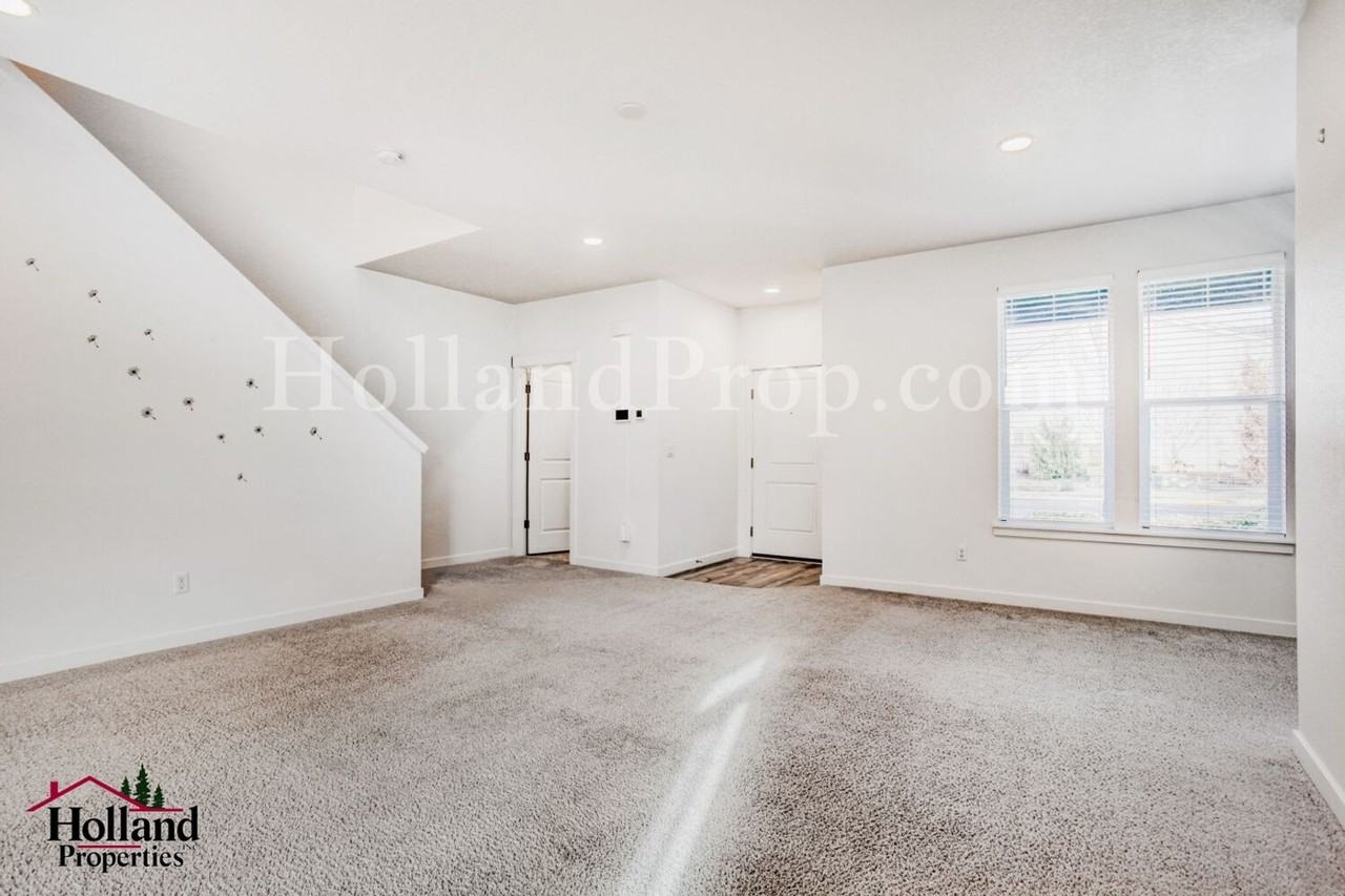 853 S 25th Ter - Photo 3 of 23