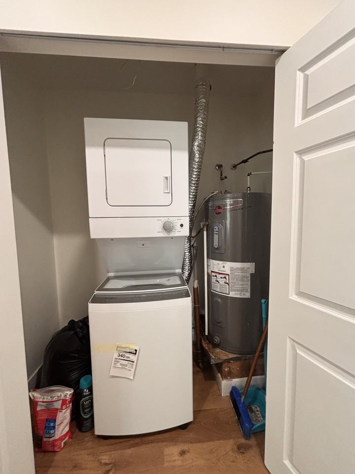 3189 Kingsway #1 - Photo 4 of 9